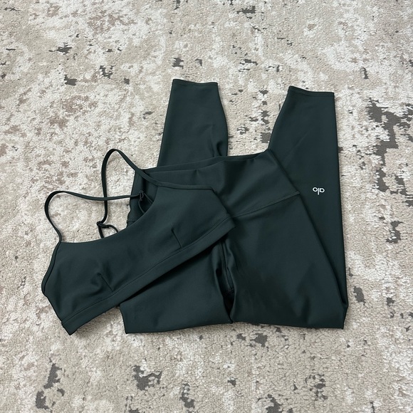 Alo Yoga Airlift Bra & Alosoft 7/8 Legging Set Medium -Charcoal Green - Picture 1 of 7